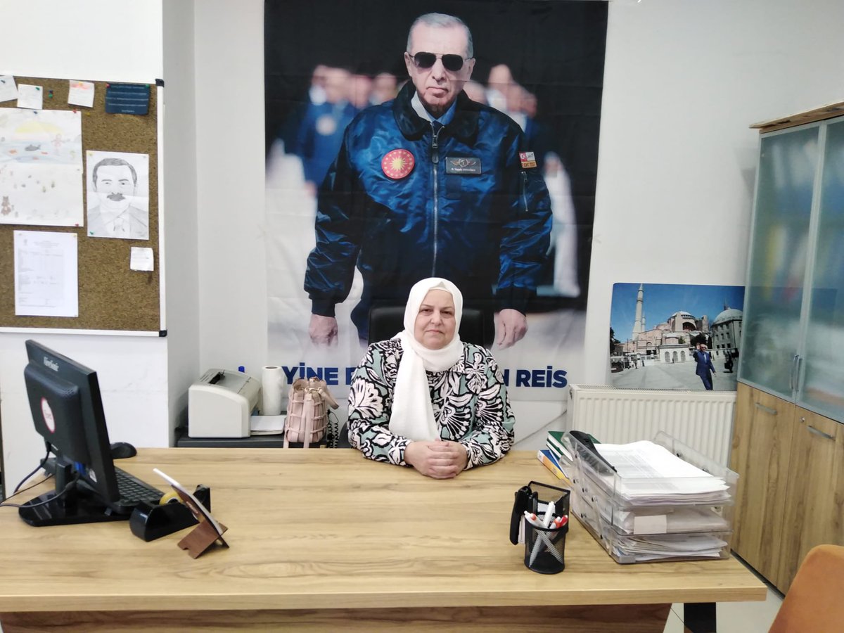 akkadnbevler's tweet photo. Bahçelievler için nöbetteyiz 🇹🇷 

Bugün İlçe Başkanlığımızda Yönetim Kurulu Üyemiz Hatice Demir nöbetçidir.

Nöbet Saati:
⏰ 11:00-16:00

✍️Soru, görüş ve önerileriniz için İlçe Başkanlığımızı ziyaret edebilir;

☎️ (0212) 442 27 81’i arayabilirsiniz. https://t.co/x5jyyF1qmC