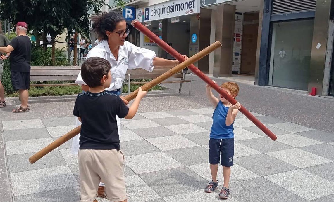reus_cat's tweet photo. El Reus juga!, IX Festival de Jocs Tradicionals, s’ajorna al 3 d’octubre 🎲

ℹ️ https://t.co/bDJP34mJR5

@ReusCultura https://t.co/KDmOwqJvVr