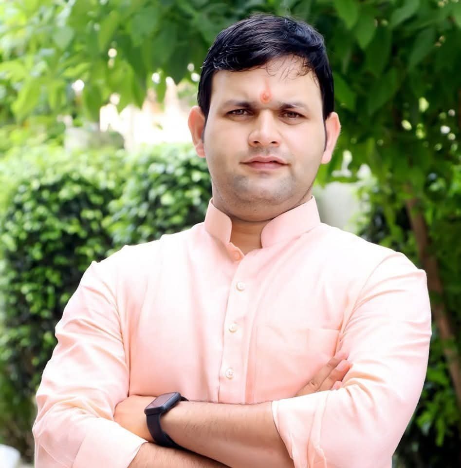 junedkhanBalai's tweet photo. हरियाणा सरकार के मंत्री @GauravgGautam जी को जन्मदिवस की हार्दिक बधाई एवं शुभकामनाएँ।

प्रभु श्रीराम जी से प्रार्थना है कि आपको उत्तम स्वास्थ्य, दीर्घायु, सुख-समृद्धि एवं निरंतर ऊर्जा प्रदान करें।
@GauravgGautam https://t.co/Pok5GQRFi5