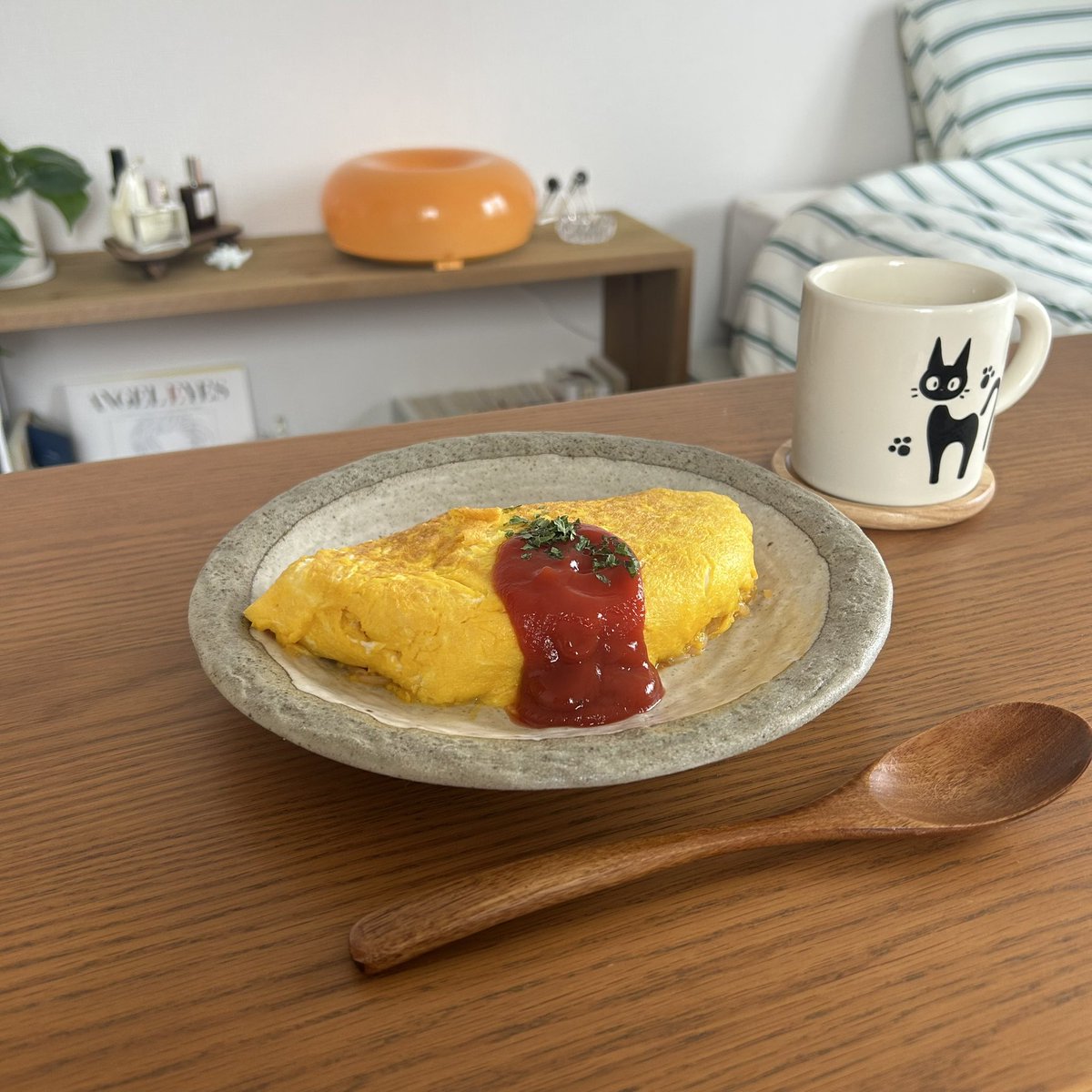 kurapikapika03's tweet photo. オムライスは巻かれてるタイプがすき♩ https://t.co/8tSOJlhBNl