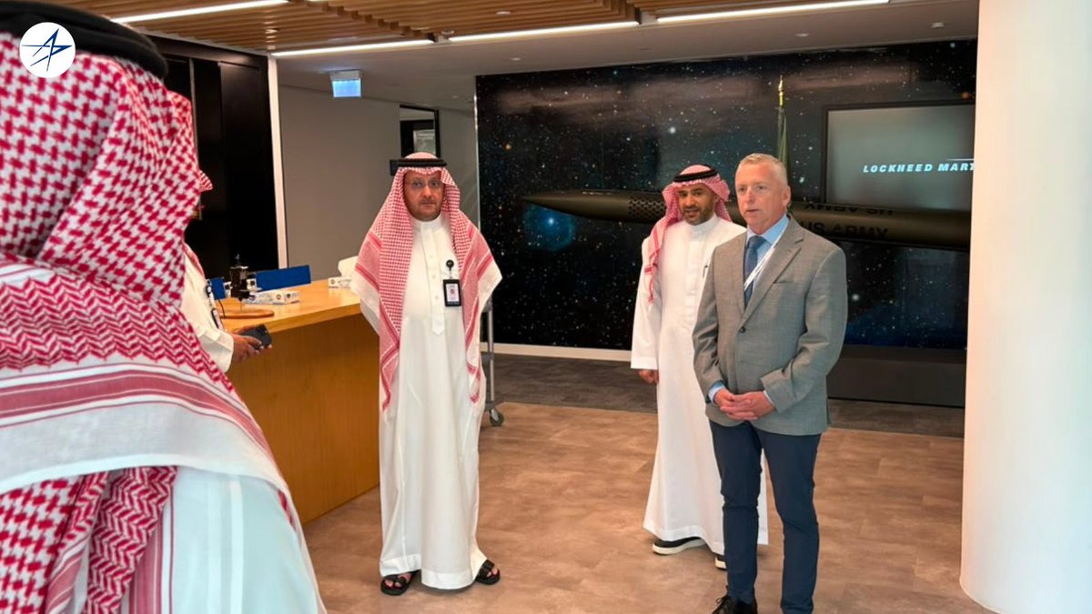 LMMiddleEast's tweet photo. استقبلنا وفداً من مجموعة نيو للفضاء (NSG)، برئاسة المهندس هيثم الفرج، الرئيس التنفيذي للمجموعة، في مكاتبنا بمدينة الرياض، حيث ناقشنا مستقبل قطاع الفضاء في المملكة العربية السعودية، وطموحنا المشترك لتطوير القدرات التي ستسهم في دفع مسيرته وتمكين مستقبله.

@NeoSpaceGroup https://t.co/zQWTXaL3u0