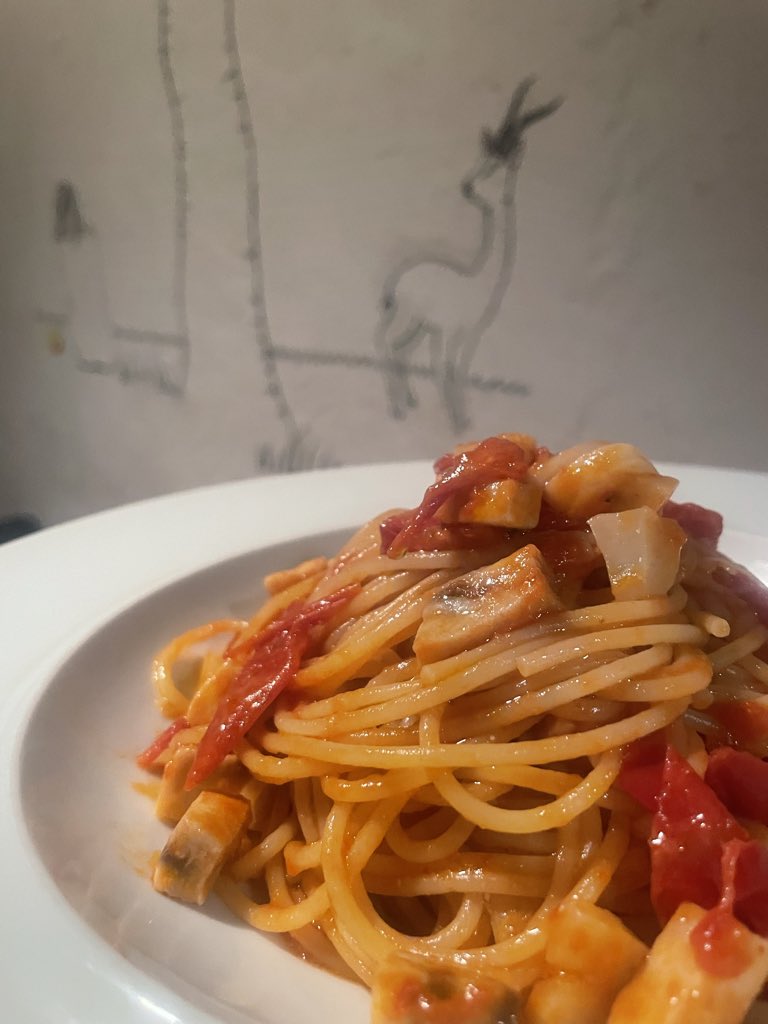 3tobe5's tweet photo. メカジキと新大蒜、フルーツトマトソースのスパゲッティ！ https://t.co/aDfDrA4Cgs