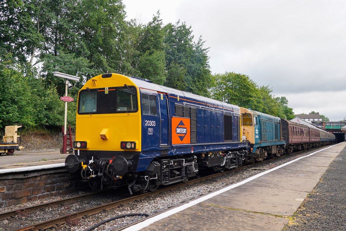 doublearrowace's tweet photo. Yesterday at the ELR diesel gala. 
C58LG 58023 and Swietelsky Rail 20303 and 37610 join the home fleet for the first of four days of diesel traction up the Irwell Valley. Including the recently returned to service 20069, 25279 and 7076. https://t.co/p0HOYIJsOw
