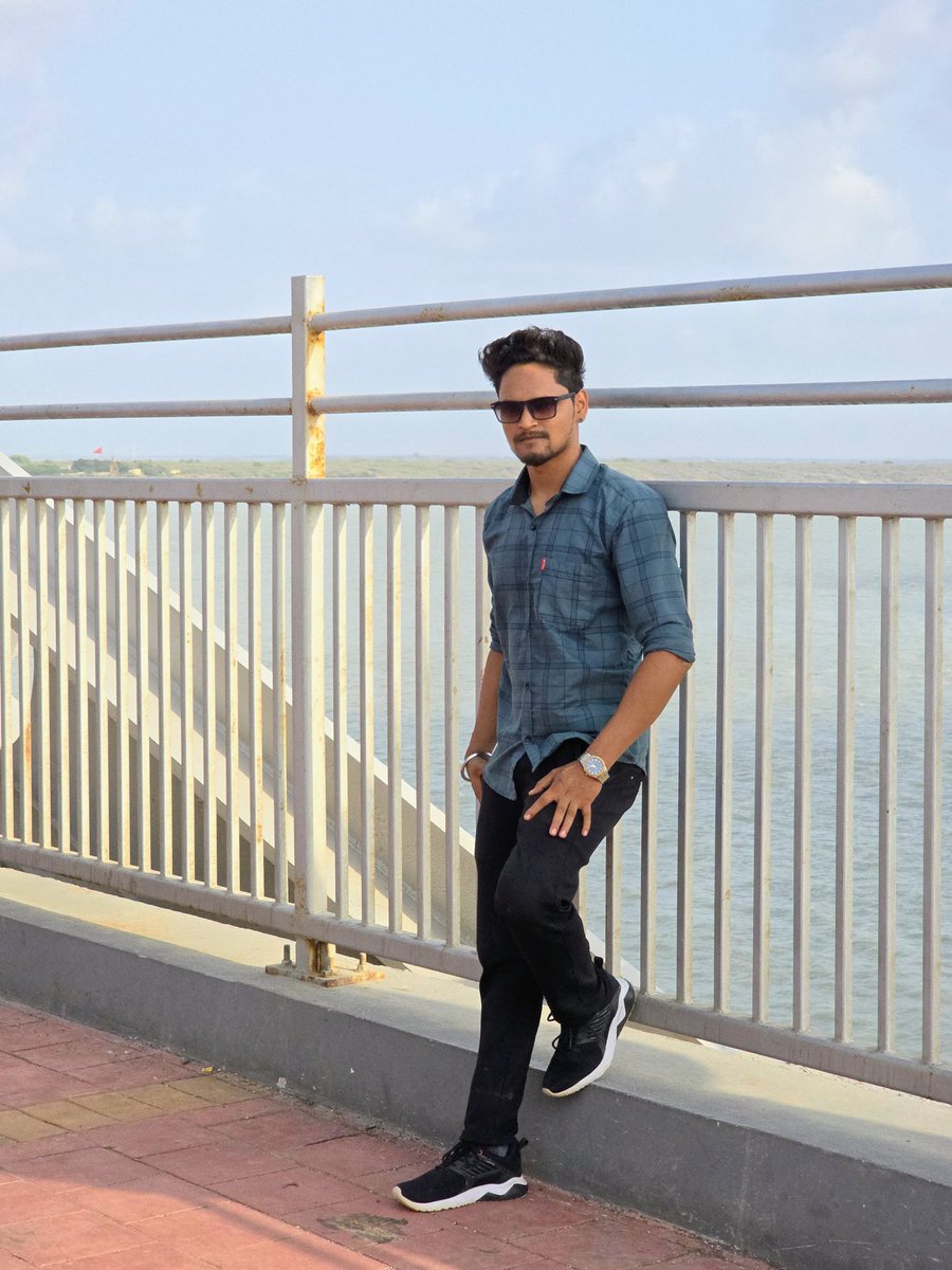 subhashkotharii's tweet photo. Crossing bridges, breaking limits⚡

#dwarka #sudarshansetu #gujarat #subhashkothari https://t.co/5crvEp7ijp