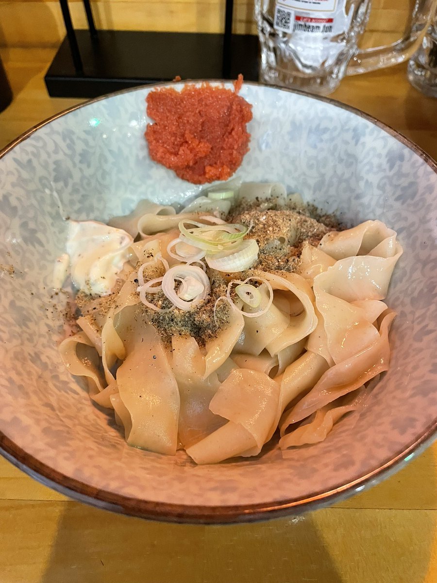 moana_nui's tweet photo. 煮干しそば平八🆕新店舗に初訪💨
太刀魚一刀斬りそば🍜鮮魚出汁を引かせたら言わずもがなの💯に加えて🍄ペーストがコレまたいい仕事しやがるぜ🤙旧店舗前とは打って変わって通る人々の量と層wが桁違い笑そして、たまに聞こえる「おー！ここココ‼️◯◯が言ってた店！」「いい匂い〜」新規さん⤴️な予感😃 https://t.co/hXOmsaoQN8