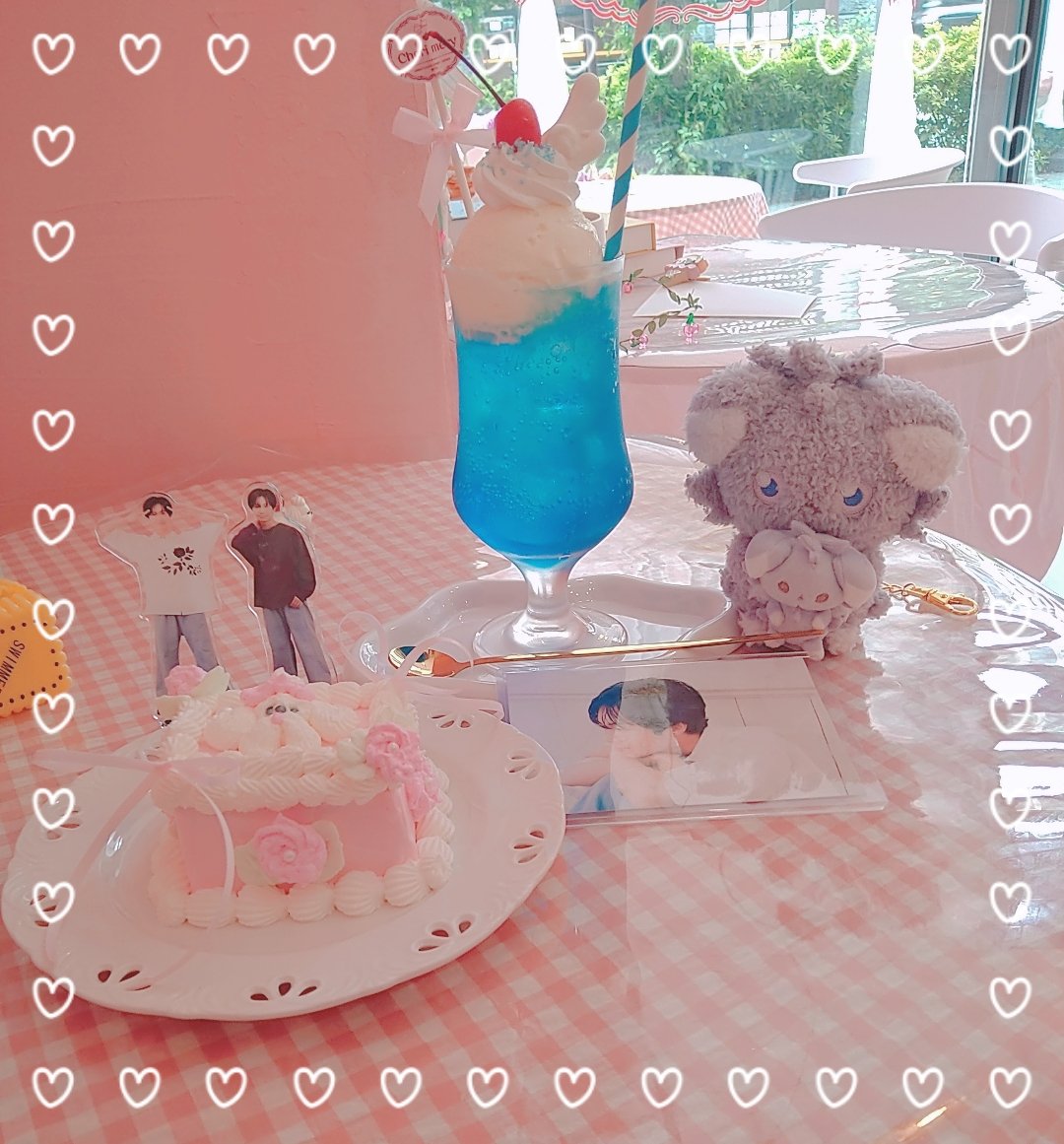 mitukicrew0926's tweet photo. 今月もCheri meryさんに行ってきました✨
たっぴアクスタとたっぴブロマイドで撮ったよ☺️〜ニャスパーぬいを添えて〜
#たっぴ旅
#しぇりめり https://t.co/FKLwkHDgw8