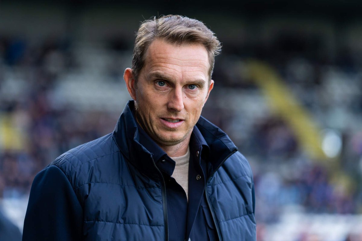 BrugesPulse's tweet photo. Piet Cremers is de nieuwe hoofdcoach van #ClubNXT, dat afscheid neemt van Jonas De Roeck. De 31-jarige Nederlander was vroeger onder meer assistent van Kompany & Guardiola. Nu komt hij over van de nationale ploeg van Wales waar hij assistent-trainer was.
Welkom bij Club, Piet!✨ https://t.co/e3sunJ1OX5