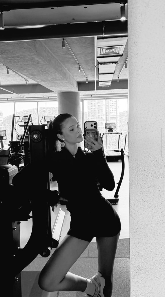 velvetskykl's tweet photo. Günaydın uzun zaman sonra spora dönüş 🏋🏻‍♀️ https://t.co/XJSLT2wjki