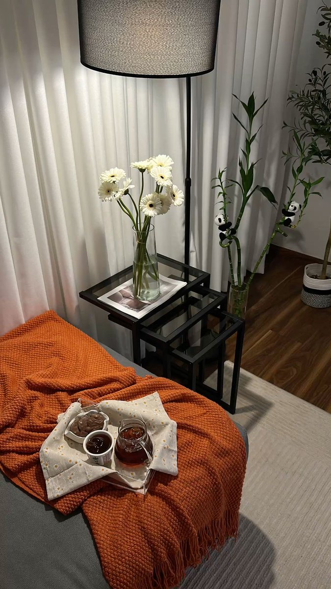 mlaak939's tweet photo. لا تقهوت من زود الترف 
ذابت الحمره على طرف كوبها.
          🤎🐆🐆🐆 https://t.co/D7K2461qh5