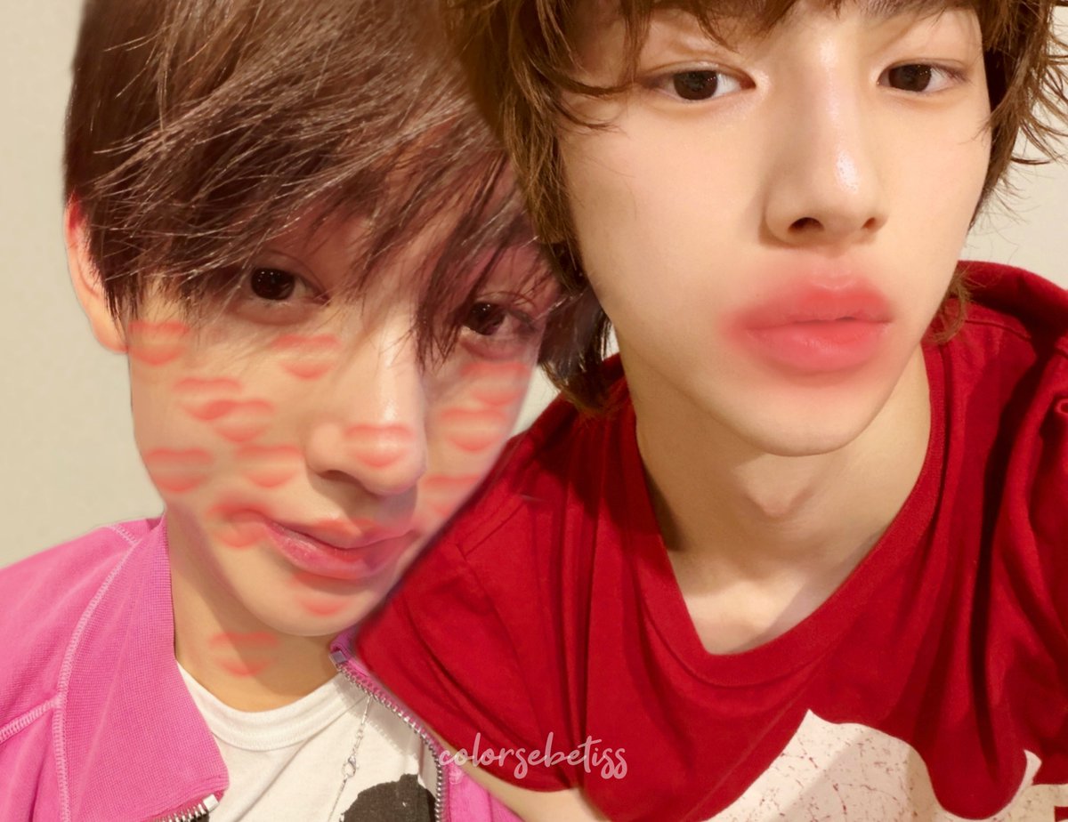 colorsebetiss's tweet photo. hy duo cantik abis kith kith hmph #wlw #hyeonhoon 🫪🫪🫶🏻👋🏻 https://t.co/3GyicsANVf