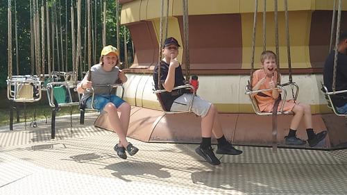 puller_memorial's tweet photo. Year 5 &amp; 6 had an amazing time on their two-night residential at Gulliver's Land! 🎢☀️

From thrilling rides to an epic water fight 💦, it was a trip full of fun, laughter and memories. Well done to all our pupils for representing the school so brilliantly! 💚 https://t.co/ocRfL8QBfP