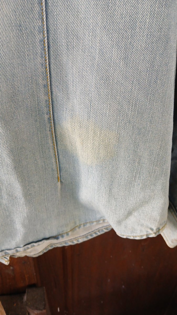 erutales's tweet photo. atasan denim bahan jeans
ld : 100
pj : 63

(-) kerah agak menguning, ada spot warnanya hilang

💸 20.000 https://t.co/GHZxPzsTTd