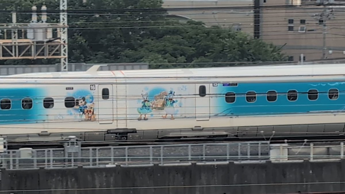 mkms0302's tweet photo. #SparklingDreamsShinkansen
#スパークリングジュビリー
#ディズニー新幹線
7/3 今日のこだま836号は3分程遅れて浜松駅を出発していきました☺️
どこを撮っていいかｵﾛｵﾛ状態🤣 https://t.co/JFFyxNAN2T