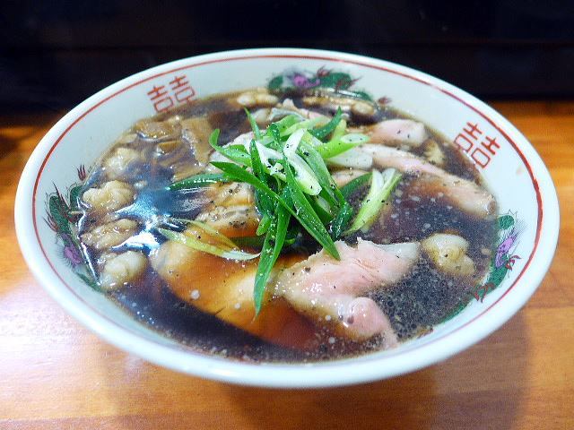 ramentetsushi's tweet photo. お世話になりますラーメン哲史です。本日「ホンマグロカマ先醬油馬鹿つけ麺」「和風白湯つけ麺」「シマチョウ中華そば」あります。盛りの麺、出汁持ち帰りできます。明日7月4日（土）は店主所用の為お休みさせて頂きます。 https://t.co/UHgvwdwYjs