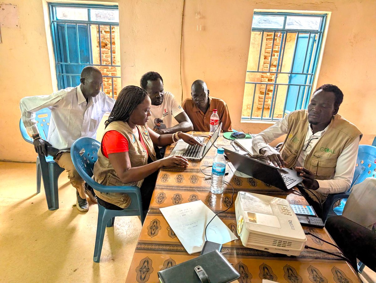 WHOSouthSudan's tweet photo. .@WHOSouthSudan, through the Health Sector Transformation Project (HSTP), supported the Ministry of Health (@MoHRSS2011) to review progress on the 2025–2026 Annual Operational Plans (AOPs) across all 10 states and develop the first-ever AOPs for the three administrative areas. https://t.co/rWOVkPbQkb