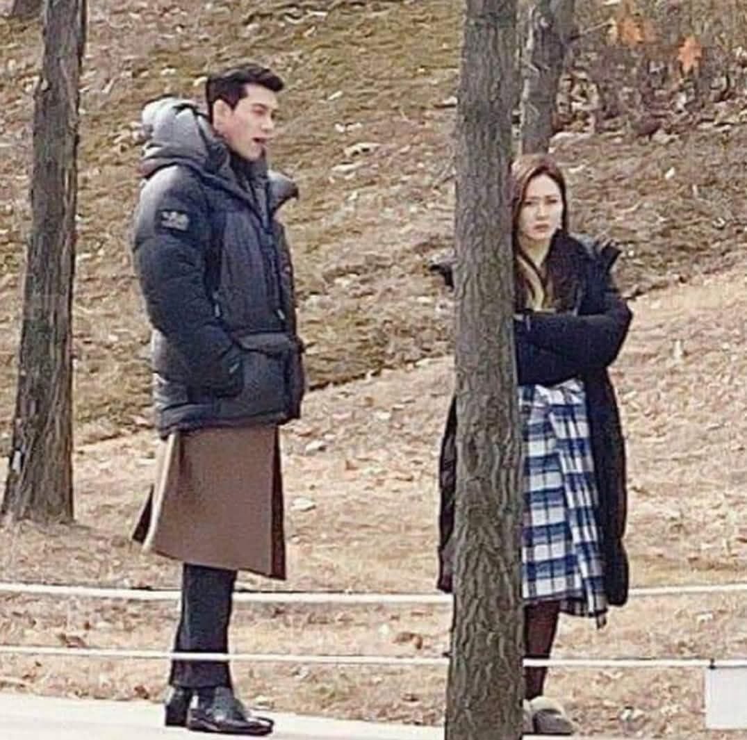 Tazqyapping's tweet photo. Se-sempurnanya Hyun Bin, kalo disuruh ngadepin cewek ngambek juga pasti bingung... https://t.co/oh74JZcnNr