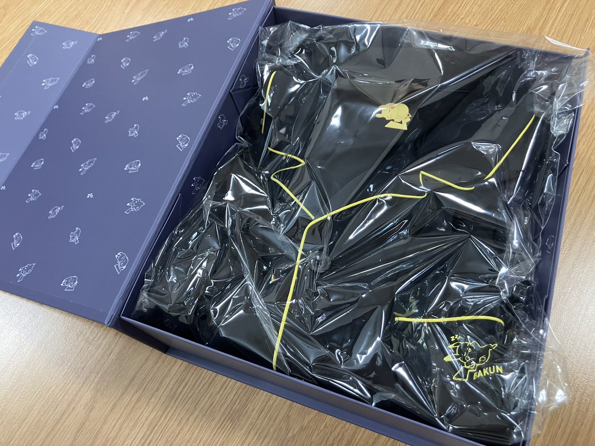 gemforjinro's tweet photo. ピカチュウのBAKUNE届いた！
専用の箱までかわいい！
早速今夜から着るぞ〜 https://t.co/nhn2SwcfDa