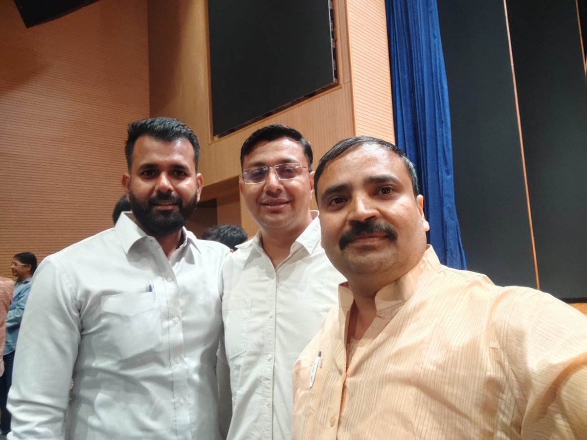 VipinINC's tweet photo. दिल्ली में कांग्रेस कार्यालय इंदिरा भवन में आयोजित अखिल भारतीय कांग्रेस कमेटी सोशल मीडिया विभाग की कार्यशाला में शिरकत की https://t.co/AmGwUqznkG