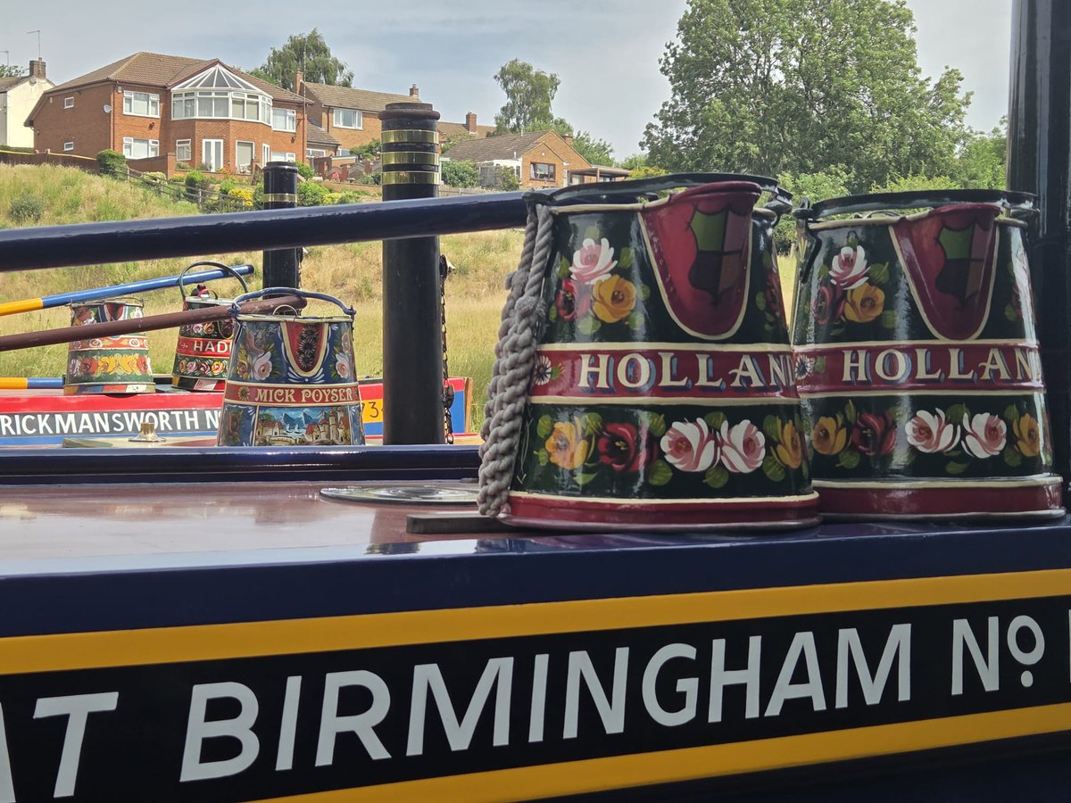 LNBP_Braunston's tweet photo. Rewind to last weekend and a few pics from what was a busy weekend at Braunston Marina and in and around the village with the annual Braunston Historic Boats Weekend.
Thanks to Rachel for the photos.
#communityboating #historicboats #Braunston #northamptonshire https://t.co/UGEWNEFsN9