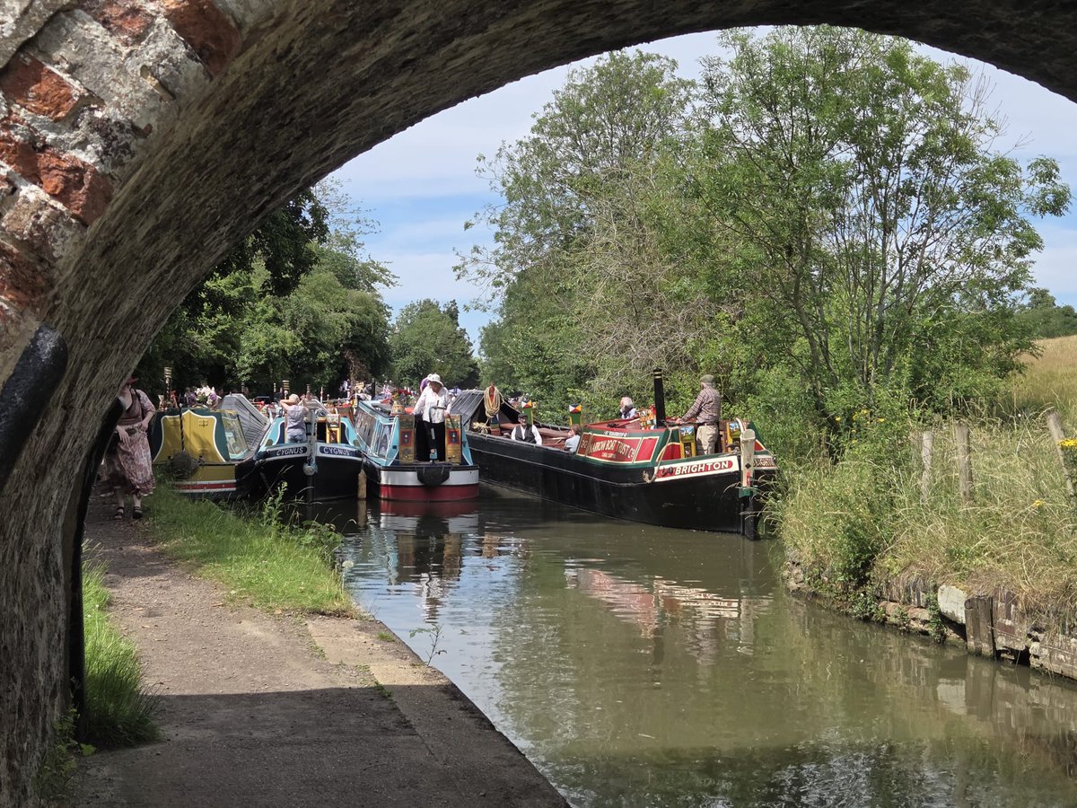 LNBP_Braunston's tweet photo. Rewind to last weekend and a few pics from what was a busy weekend at Braunston Marina and in and around the village with the annual Braunston Historic Boats Weekend.
Thanks to Rachel for the photos.
#communityboating #historicboats #Braunston #northamptonshire https://t.co/UGEWNEFsN9