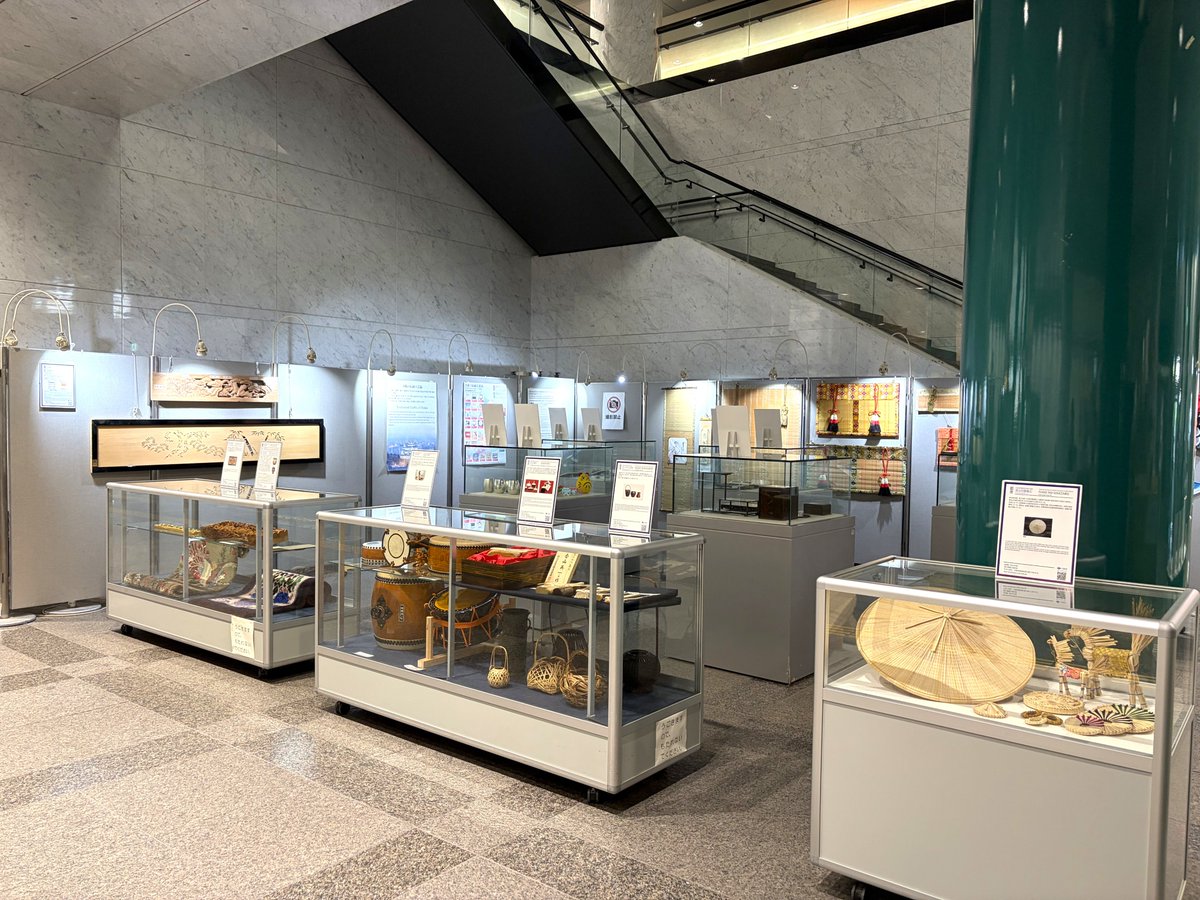 MOBIO_'s tweet photo. 本日より、大阪府立中央図書館にて「大阪の伝統工芸品展」を開催✨
大阪の歴史と風土に育まれてきた多くの伝統工芸品を一堂に展示しています。
職人の技が光る伝統工芸品をぜひ会場でご覧ください！

期間：7/3(金)～7/14(火)
※休館日：7/6(月)、13(月)
https://t.co/2Uz6cSGNAX https://t.co/1kZpPhbTTO