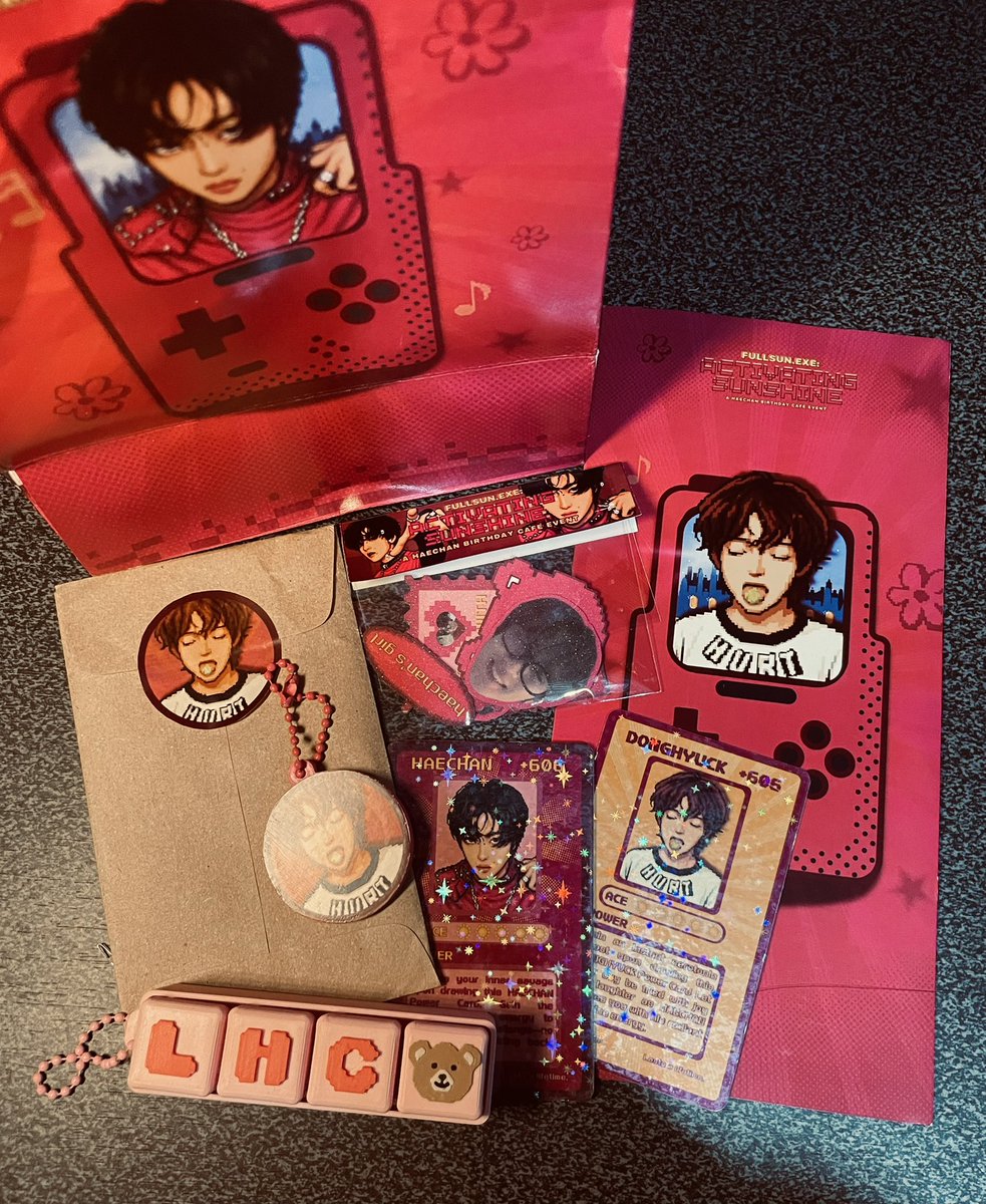 sun7cart's tweet photo. 💌 ⋮ [ #sun7mails ]

ㅡ  hellooo, items arrived safely po! 
the fidget clicker and keychain are so well-made. i’m so shookt din sa freebies, ang dami. thank you so much po for the smooth transaction! ❤️

 ꒰ @mirasol_forlhc ꒱ https://t.co/ig0UABOmeI