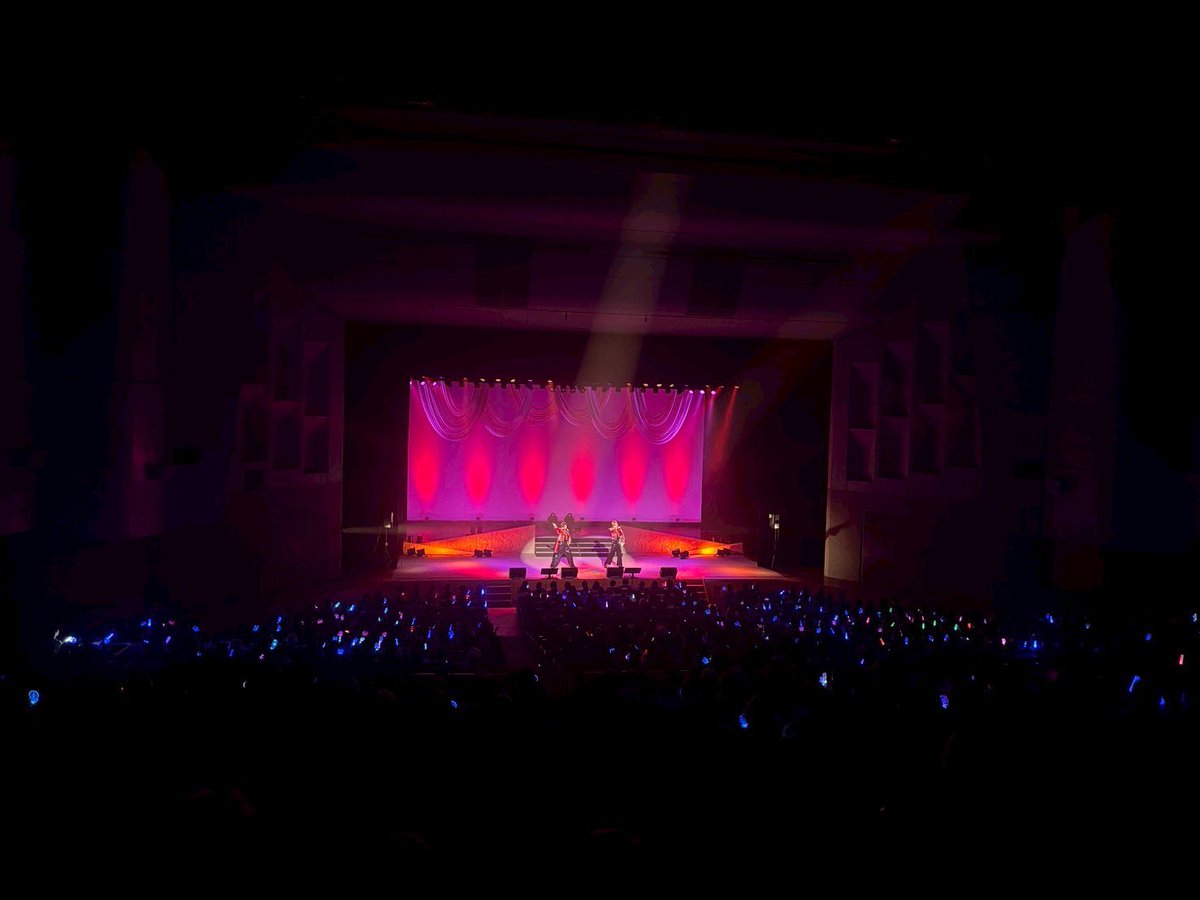 shoji_fuurin's tweet photo. 埼玉県 サンシティ越谷市民ホール 大ホール
「三組競演！歌の祭典コンサート」

青山新さん、木村徹二さんと
盛り盛りのだくだくでお届け致しました！

お二人の歌声が素晴らしすぎて
音楽を全身で感じたステージでした！

色んなジャンルのカバー曲のラインナップ！
いかがでしたか？

お客様の笑顔最高！MVPでした！！
楽しかったなー！

またこのメンバーで9月に川口でお会いしましょう！！
ありがとうございました！