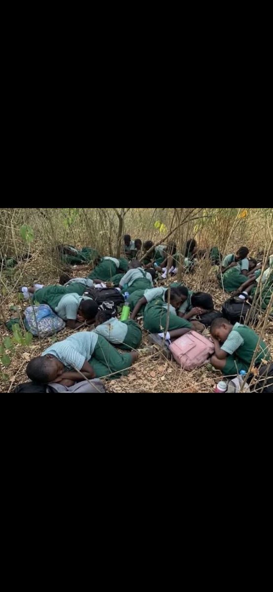GodspowerColli9's tweet photo. Nobody is saying anything about this kids &amp; teachers 

This is very bad 
Let pray Nigerian never happened to us, 

And let us always remember this kids and they teachers on our prayers,

I will not stop praying for them and I will not stop sending reposting it too they’re free https://t.co/AOTqkIdlmU