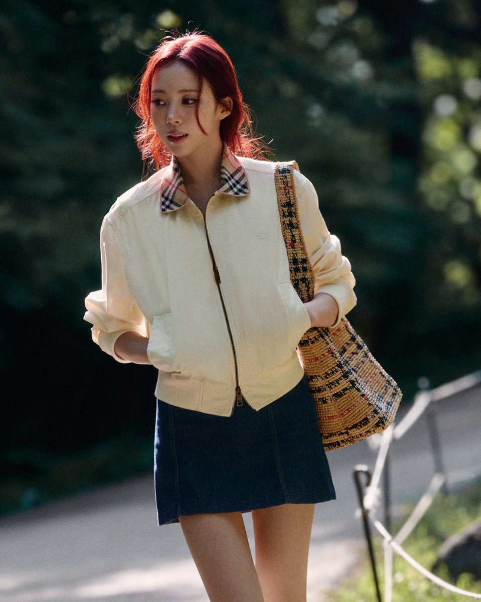 wonderpuiz's tweet photo. นารินกับ BURBERRY ก็แอบเริ่ดนะ ชีไปได้หลายแบรนด์จริงนี่สินะคนยังไม่ปักแบรนด์ ถ่ายฃายให้หลายมาก https://t.co/wVwwLeEkt1