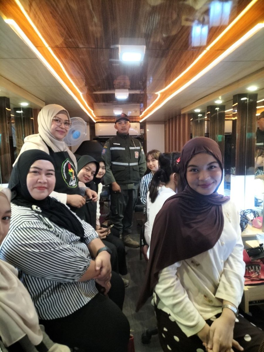 GarudaRptra's tweet photo. Kunjungan PKB dan SATPOL PP kel.cilangkap terkait monitoring RPTRA #rptragaruda @dppappdki @DKIJakarta @WalikotaJaktim @pkkdki @satpolppjakarta https://t.co/rPzjxF2muz