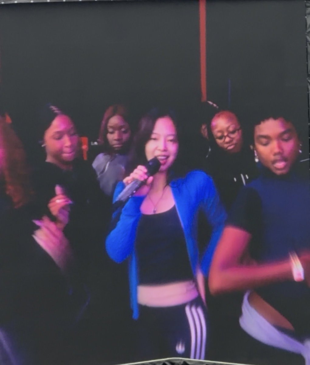 tjruby_'s tweet photo. เจนนี่กำลังซ้อมที่เมนสเตจในเทศกาลดนตรี Roskilde Festival น้องจะขึ้นแสดงคืนนี้ ตี 3 ตามเวลาไทย ใครนอนดึกมารอดูโชว์เจนนี่กันน้าา ตื่นเต้นๆๆ https://t.co/sFIkkqKFib