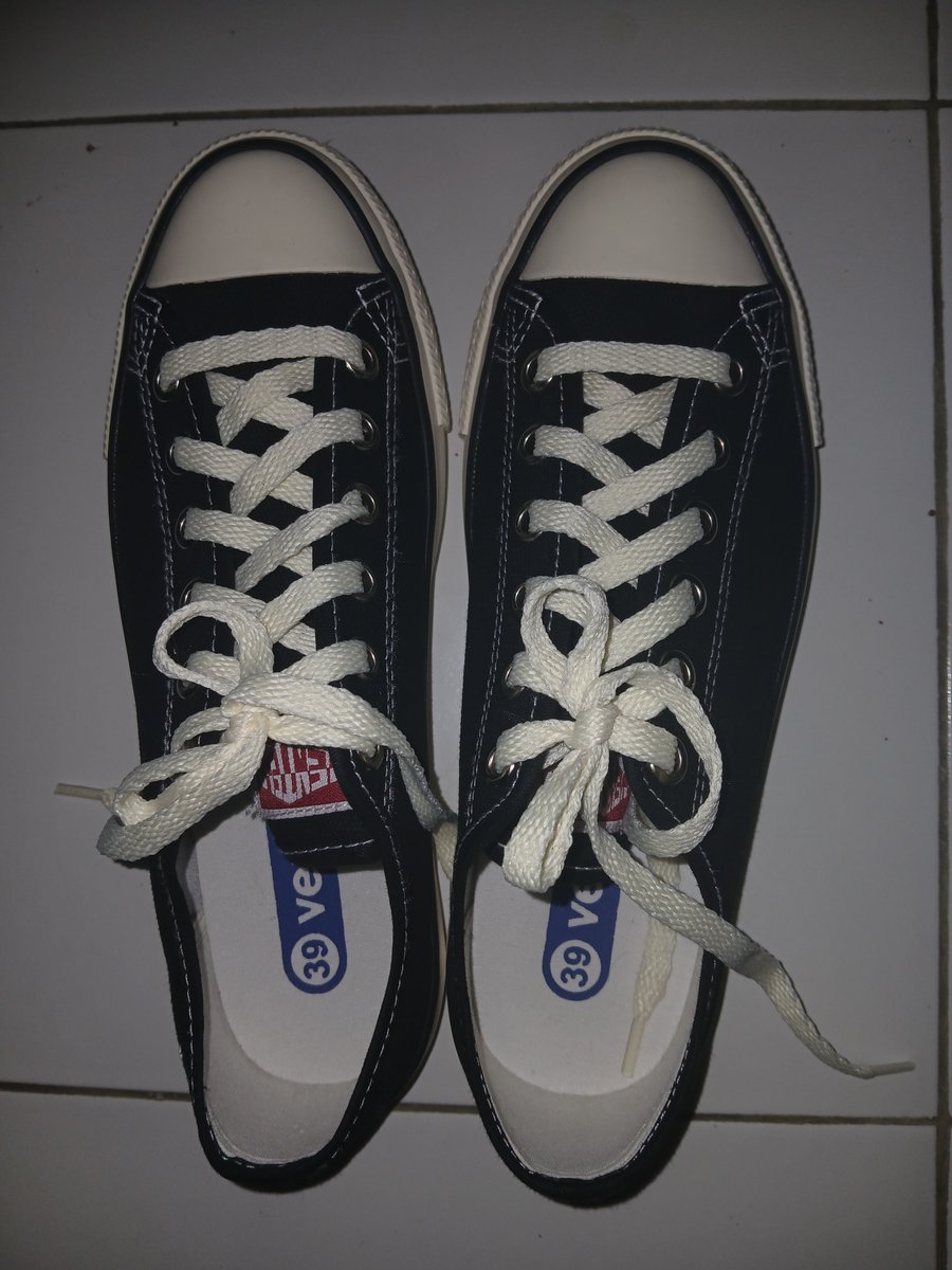 erutales's tweet photo. sepatu ventela low 
size : 39
insole : 25.2 

(+) like NEW baru dipake sekali
reason for sale : kegedean

💸 160.000 nego tipis https://t.co/wHcabN1LZQ