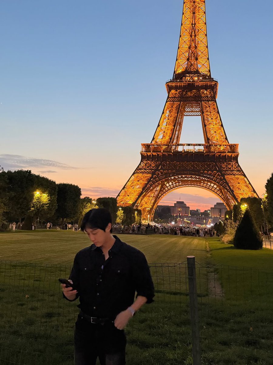 jinyoungzip's tweet photo. #진영 인스타그램

Paris https://t.co/AkxEHcf7v1