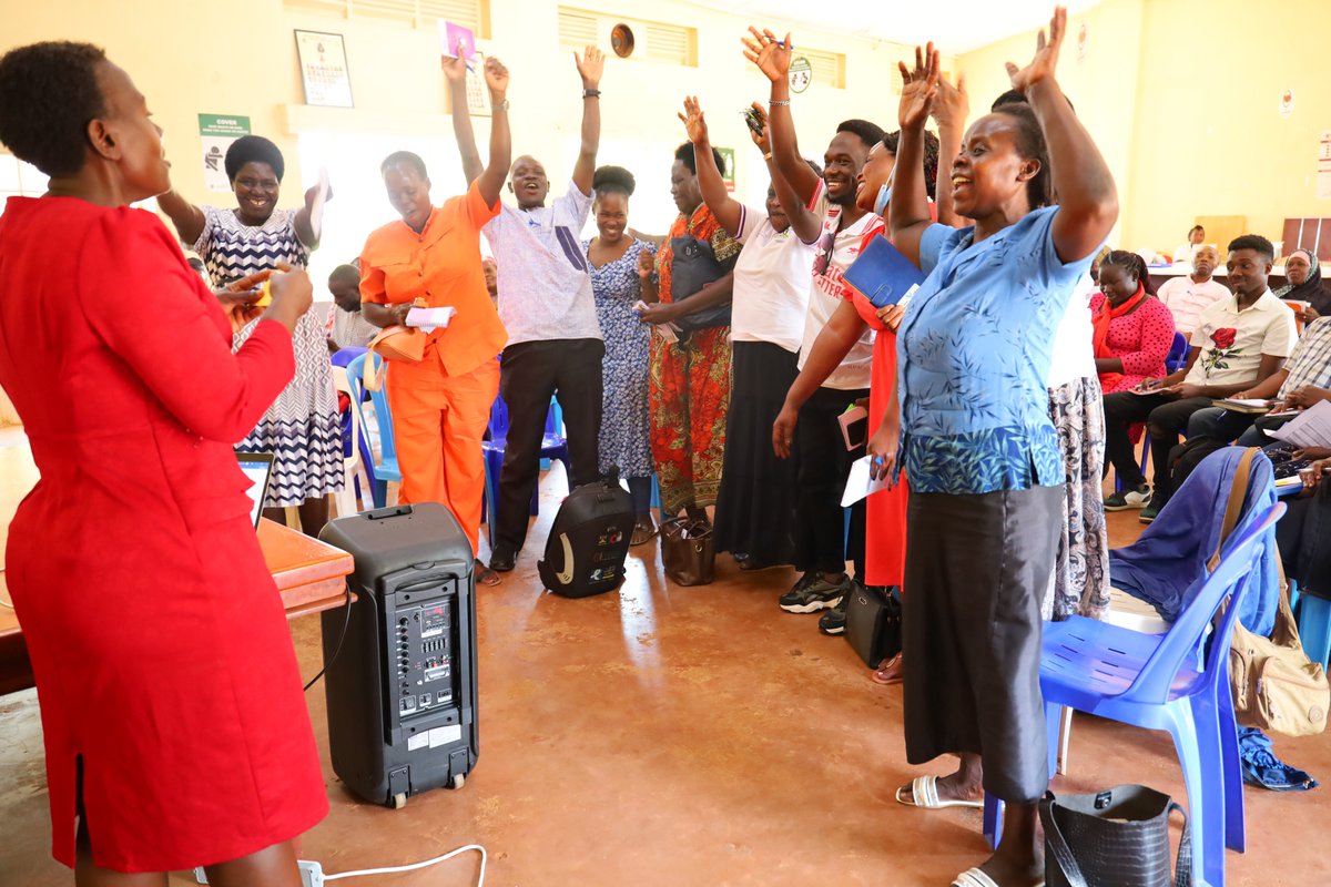 LcaUganda's tweet photo. Happening Now at Nakawa Division Hall!
The LCA Uganda Livelihood cluster—led by Barbara Atukunda of @WezeshaImpact_  is running a dynamic entrepreneurship training for Self-Help Groups (VHTs, Para-social workers, and CHEWs) from Mukono, Wakiso, Entebbe, and the 5 divisions of Kampala.
Using the 2-Gen model, this initiative equips these crucial pillars of the local community with critical business skills in entrepreneurship and business development to transform livelihoods. 📈
Huge thanks to our coalition members @esauganda02, Wezesha Impact, @GirlUpUganda, and @ipfug  for driving this forward, and @CapaidsUganda for providing technical secretariat support. Shout out to @TsuukaUg  for facilitating the training!
We are incredibly grateful to @KCCAUG  for their steadfast partnership and extend our deepest appreciation to the Conrad N. Hilton Foundation for the generous funding that makes this impact possible. 🙏💼
#LCAUganda #CommunityImpact #SelfHelpGroups