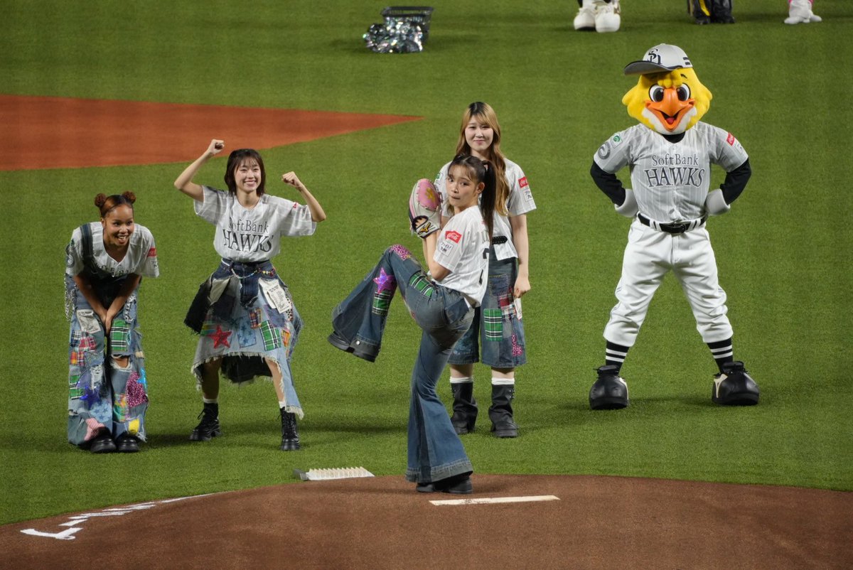 fujibar0322's tweet photo. どうだっ⚾️
#リトグリ
#鷹祭 https://t.co/Glu9RP8UkX