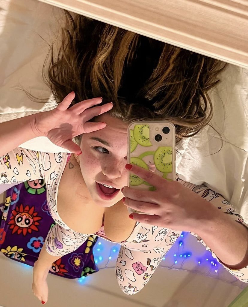 SarahEmily326's tweet photo. It's almost weekend make sure you don't spend the weekend horny 😉 💋💦💦
#houstonmeets #houstonfreaks #Htxmeets #Southhouston #Htxplug
#Houston #Houstonmeetup #Westsouthhouston #nsfwtwt
#Texascity #PalestineTx
#htxmeets https://t.co/k31wz3Z3cW