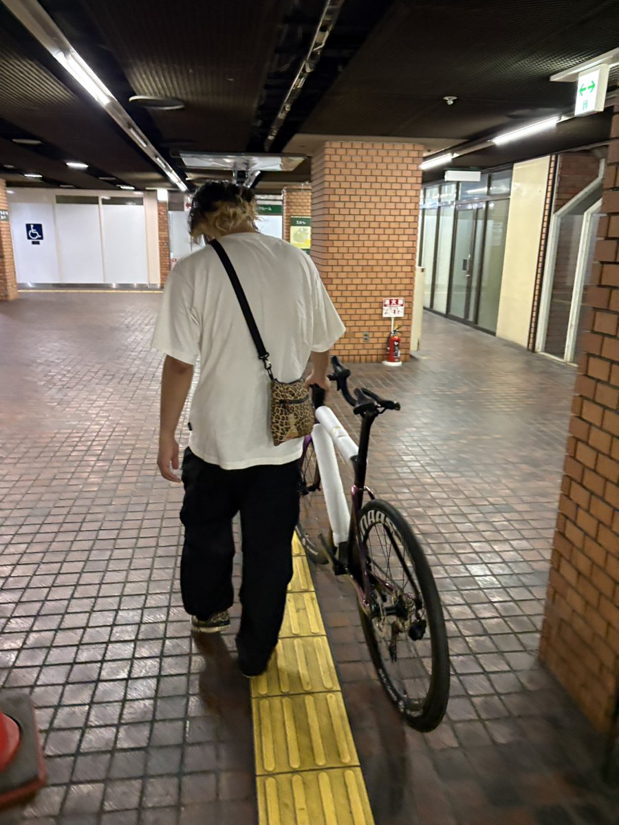 x_toru's tweet photo. 大阪に行った理由！自転車画像はComingSooooooooooN！！！！！ https://t.co/H8nO8l2INe