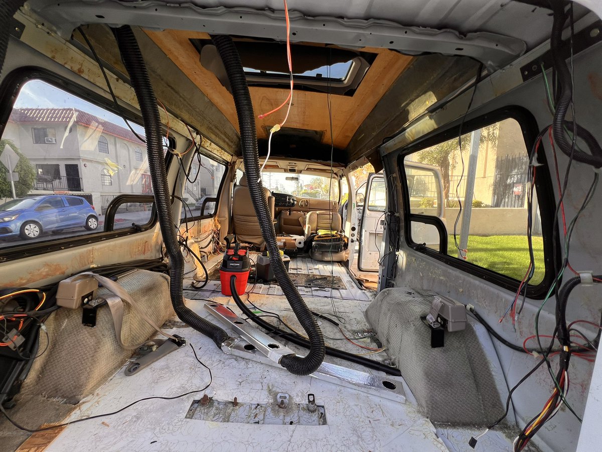 iv_hacks's tweet photo. vanposting until my van is unsussified and livable day 1 

2026-07-02

interior is mostly stripped and I unscrewed the crusty passenger seat https://t.co/e0baAE0GMC