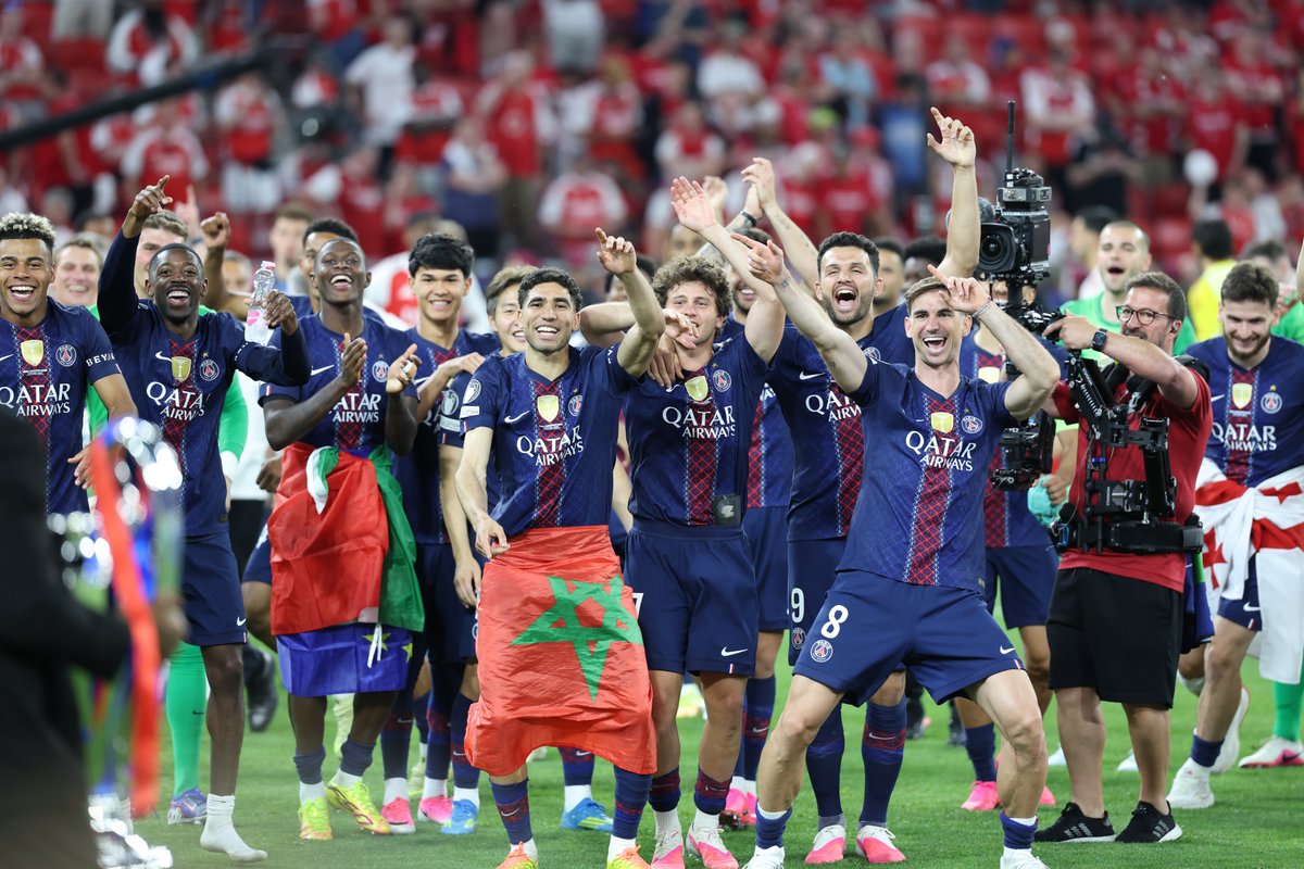 OptaJean's tweet photo. 8 - Joueurs différents d'un même club ayant marqué lors d'une édition de Coupe du Monde :

🥇Paris Saint-Germain en 2026 : 8 🆕
🥈Barcelone en 2018 : 7
🥈Bayern Munich en 2014 : 7

Système

*Sont pris en compte les clubs où évoluaient les joueurs avant d'être appelés pour la Coupe du Monde.