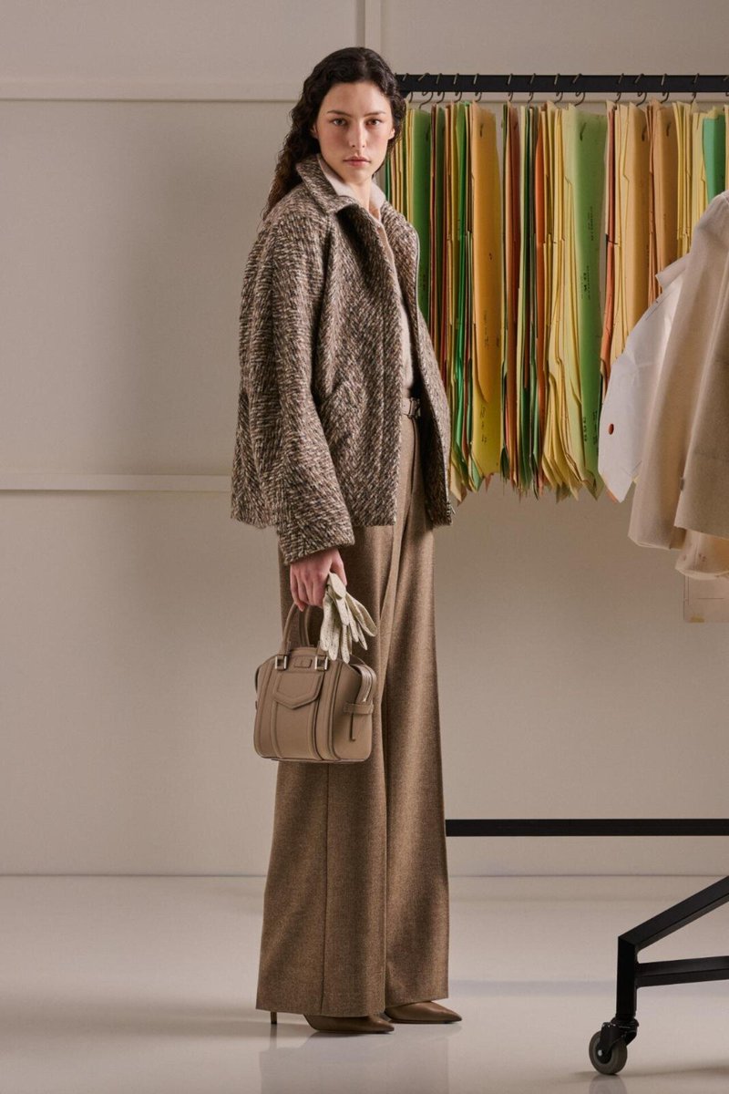 kendam_com's tweet photo. Kiton Fall Winter 2026-2027 Collection https://t.co/8qmJ5eFZCW
#Kiton #FW26 #AW26 #Lookbooks #Fashion #Kendam https://t.co/CANPlsEeZt