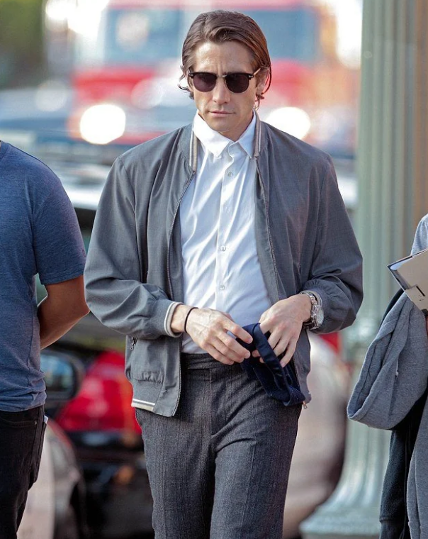 cinevow's tweet photo. Jake Gyllenhaal on the set of Nightcrawler, 2013 https://t.co/h0CXx4xf5W