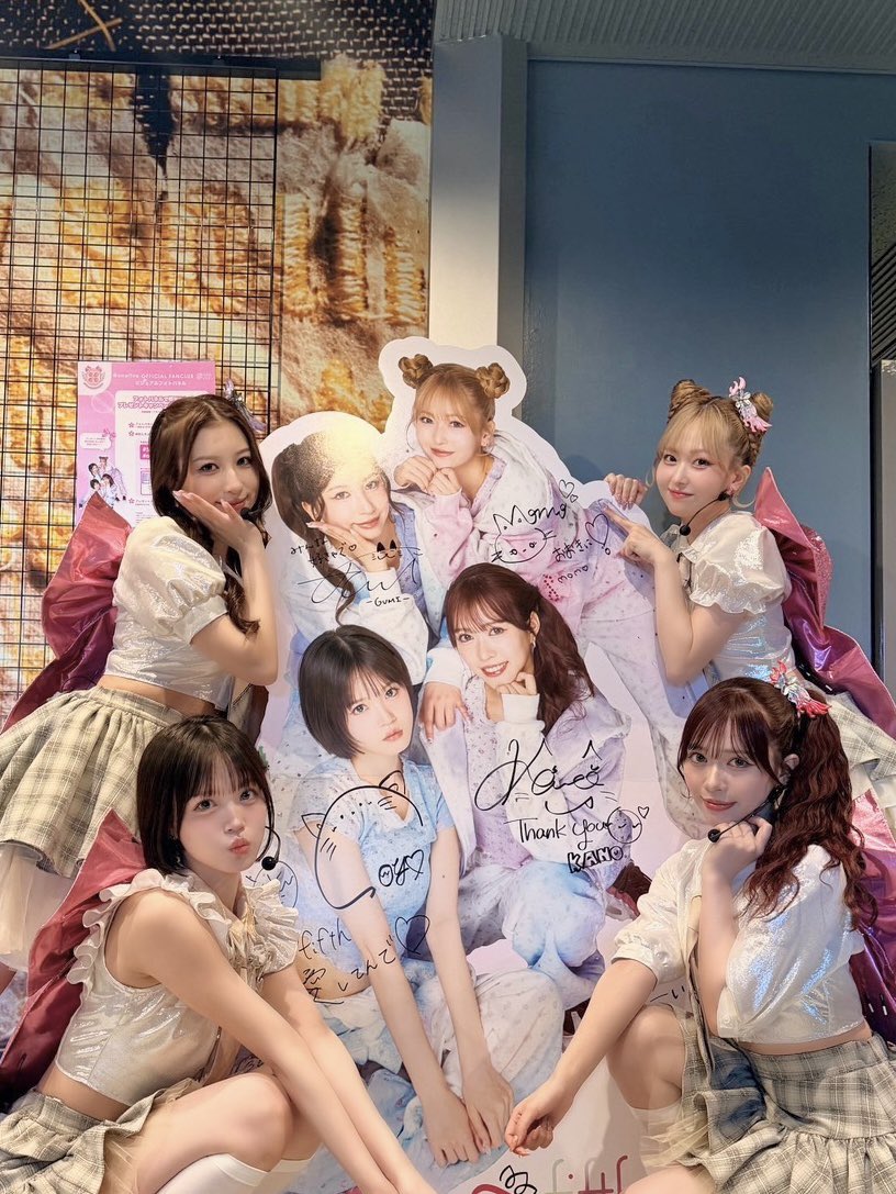 onefive_music's tweet photo. @​onefiveLIVE 2026 "SAKURAIZATION"
「フォトスポット&
SNSプレゼントキャンペーン」📷🎁
ㅤ
▼SNSプレゼントキャンペーンについて
会場内のメンバービジュアルフォトスポットで撮影したお写真を、
ぜひXにご投稿ください！
ご投稿の際は、
【指定のハッシュタグ2つと会員番号】の記載をお願いいたします。
※会員番号が未付与の会員さまは、会員IDをご記載ください。
ㅤ
▼ハッシュタグはこちら
#SAKURAIZATION
#onefive_fifth
ㅤ
▼プレゼント内容
メンバーが公演期間中に写ルンですで撮影したお写真に、サイン＆メッセージを添えてプレゼントいたします！
（※当選人数：4名様）

なお、プレゼントキャンペーンで使用するお写真以外の一部は、
後日@ fifth内で公開予定です。
※プレゼントキャンペーンのお写真につきましては、当選者さまのみのお楽しみとなります！

7月3日(金)大阪公演でもフォトスポットを設置しておりますので、皆さまぜひご参加くださいませ。