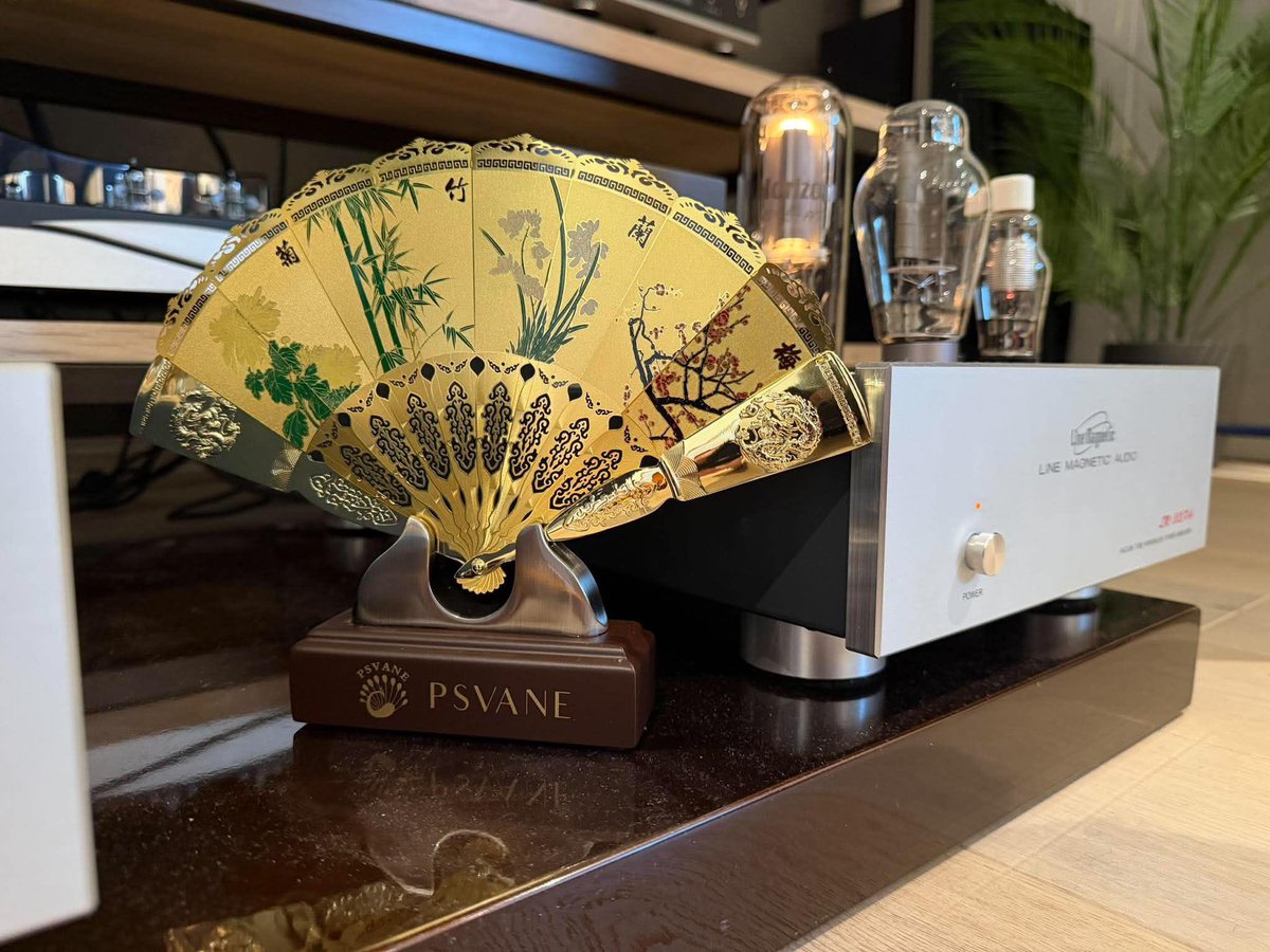 PSVANE_Japan's tweet photo. 私たちがお届けしたギフトが、リスニング空間の一部になっているのを見るのはとても嬉しいことです。
素敵なお写真を共有してくださり、ありがとうございます。
今後もこうした共有企画を予定していますので、ぜひ皆さまもご参加ください。

#PSVANE #オーディオ #ハイファイ #コミュニティ https://t.co/t3DSQeiRPl