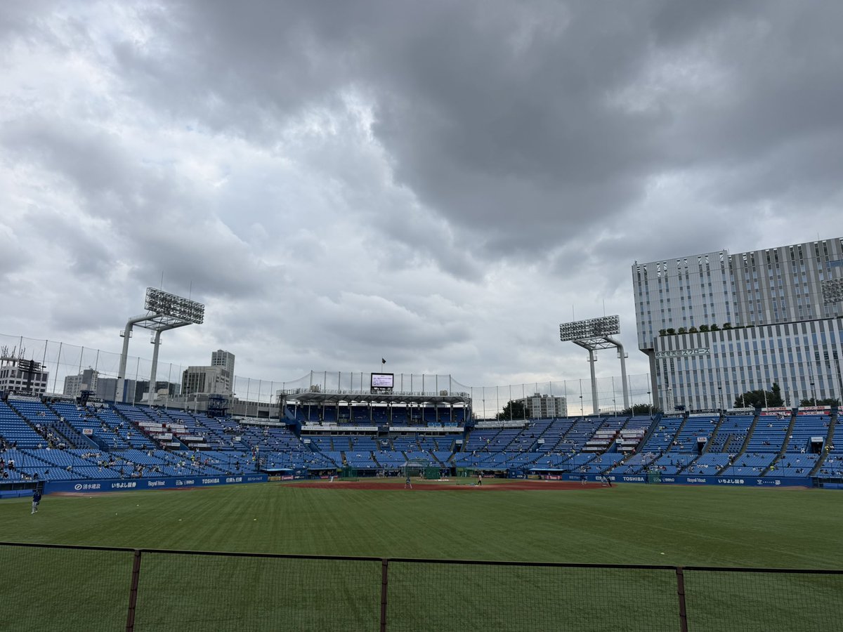 swar2896's tweet photo. 今日はココから🐧
雨は降らなそうで良かった(^^)
#swallows
#東京ヤクルトスワローズ
#髙橋奎二 https://t.co/f8qA4wv92b
