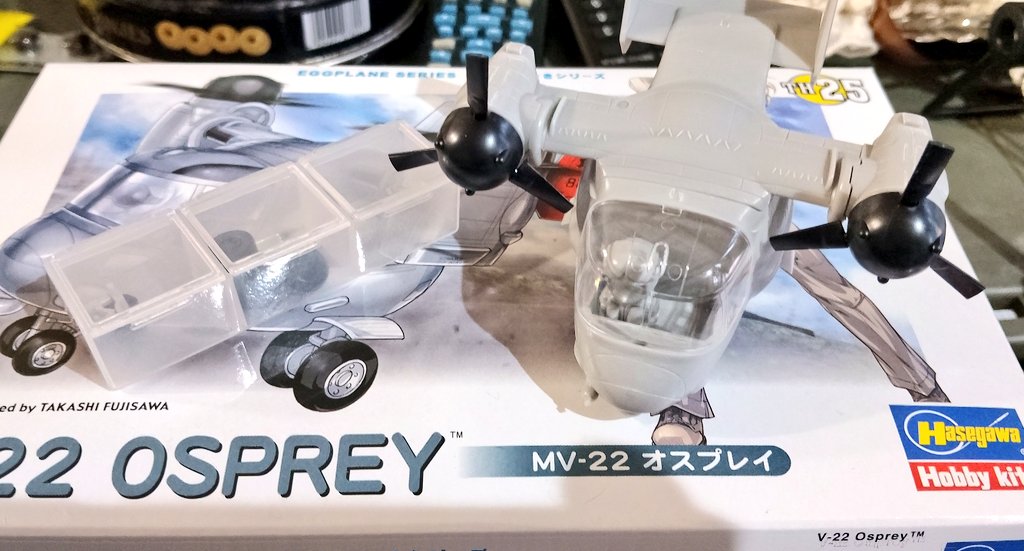 spookyst1n's tweet photo. まとめ買いしたキットの中から、まずはMV22オスプレイを製作中。
あと少しで組み立て終わるかな？ https://t.co/uMkuxd9bwH
