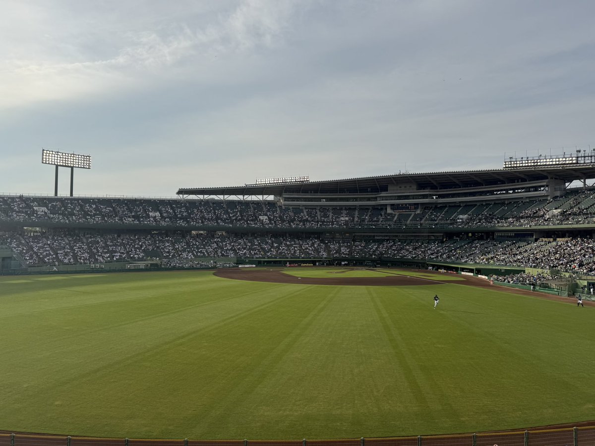 aimi930038's tweet photo. いつ以来かと考えたら、30年ぶりでしたw
グリーンスタジアムより、私にとっては神戸ユニバー記念競技場が感慨深い…(´ｰ｀)
毎年夏に全国大会で使用していた会場。
懐かしくて思わず、歩いてみました。
来て良かった✨
あとは、試合に勝つだけ💪

#seibulions 
#女子サッカー https://t.co/5ce9HXhIhr
