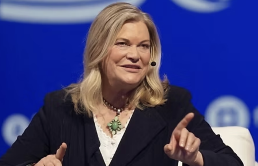 cryptodotnews's tweet photo. NEW: Senator Lummis says the Clarity Act ensures America retains its lead in digital assets https://t.co/vOdivcfgaV