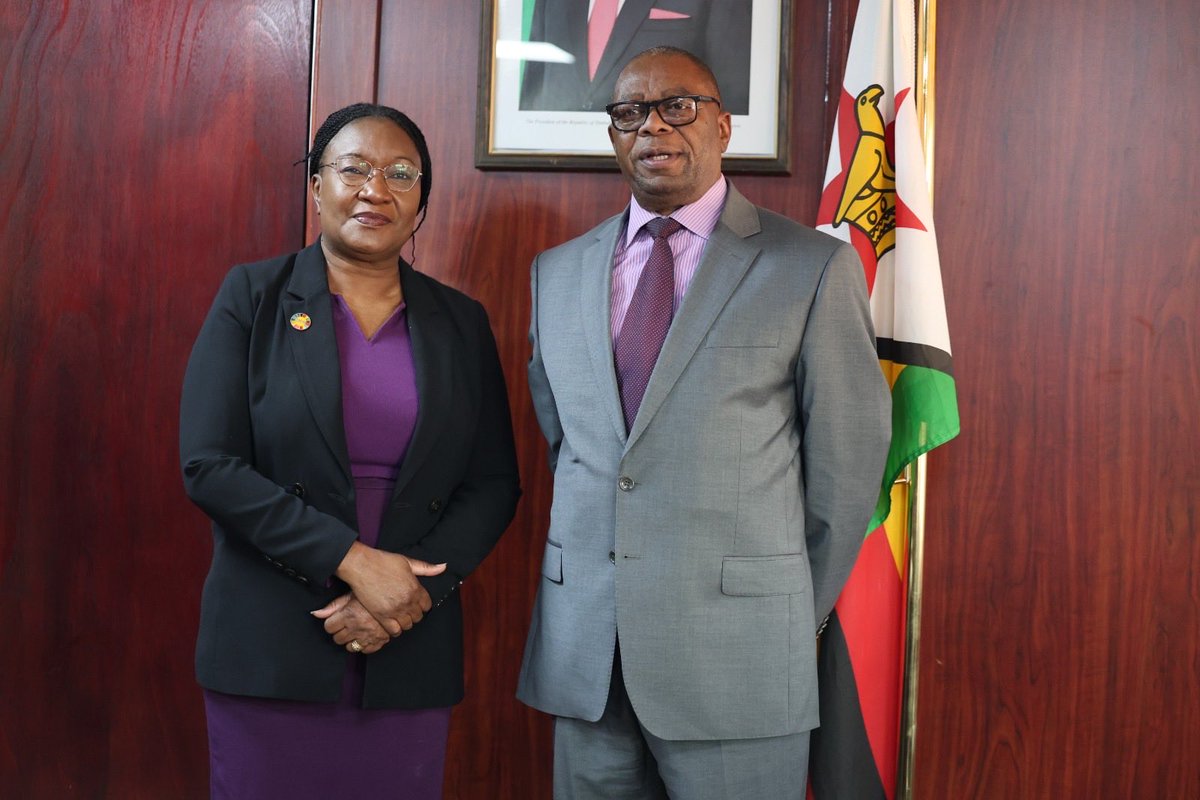 UNFPA_Zimbabwe's tweet photo. Strengthening partnerships for better health outcomes. 🤝🇿🇼

@UNFPA_ESARO Regional Director @LZigomo today met the Minister of  @MoHCCZim Dr. D. Mombeshora to reaffirm our commitment to women, adolescents, and youth in Zimbabwe.

Our joint focus: 🔹 Accelerating SRHR progress 🔹 Ending preventable maternal deaths 🔹 Preventing adolescent pregnancies & child marriage 🔹 Expanding quality HIV & health services

Together, we are building a healthier, more equitable future where no one is left behind. 

#Partnerships #SRHR #MaternalHealth #HealthForAll #Zimbabwe