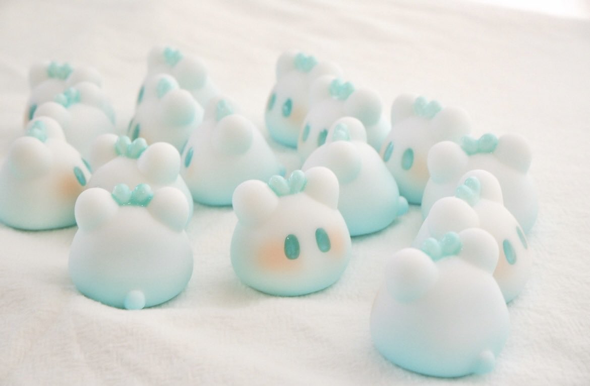 fairy_mofu's tweet photo. ひんやりもふぅフィギュアが
数量限定で【ハンズ渋谷】にやってくる!
7/4(土)から!
おそらく、午後〜夕方以降に展開予定です✨️
直接見れる機会、ぜひ遊びに来てね🌱
#ハンズ #CHAREC #CHARECBASE https://t.co/1Txo9LWY7m