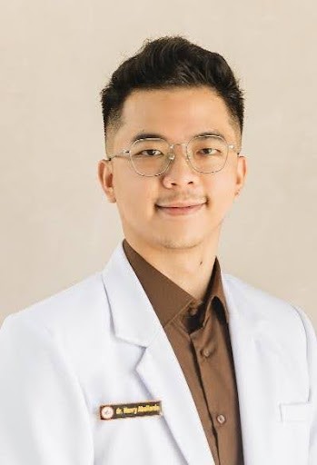 ucl_GBSH's tweet photo. Meet Henry Subagiyo, an MSc Digital Health and Entrepreneurship alumnus whose journey has taken him from frontline clinical practice in Indonesia to digital health strategy, hospital innovation and healthcare systems transformation.

➡️ Read now: https://t.co/mL9wAiJeIu

#UCLGBSH https://t.co/XxMyhQLcMJ